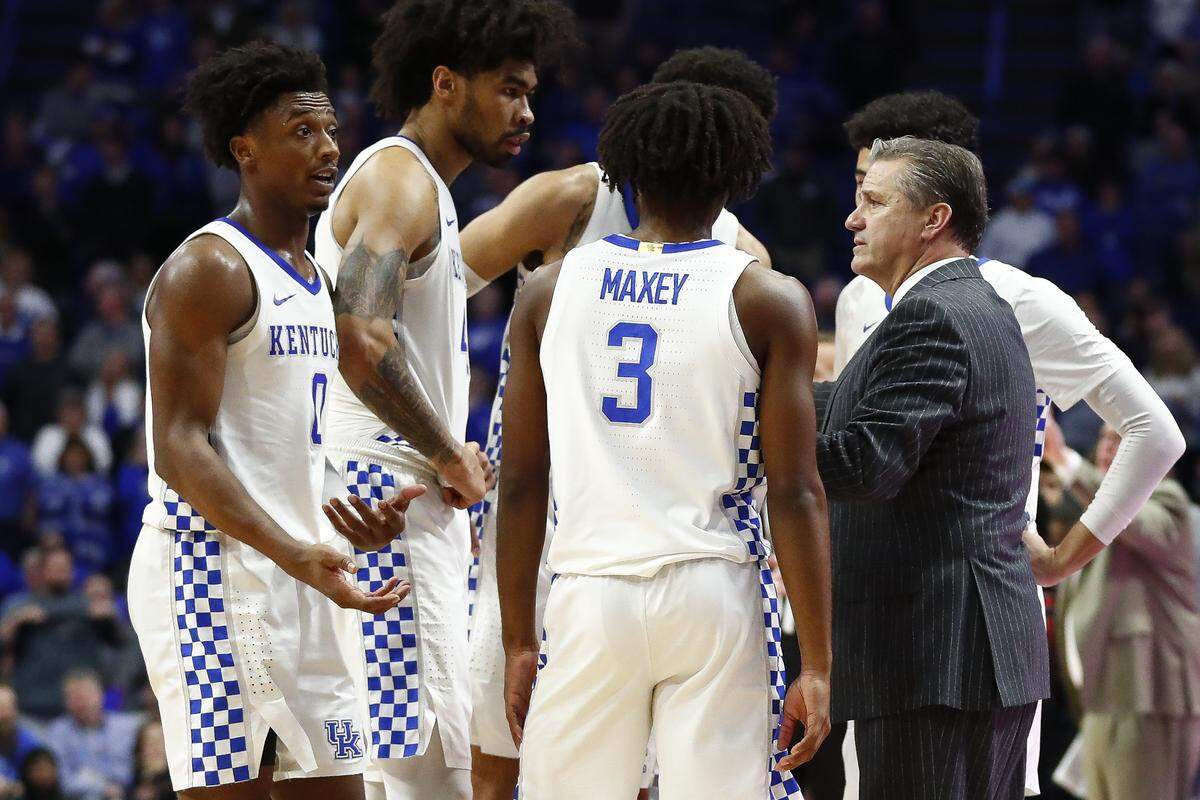John Calipari gathered the Wildcats during a timeout Tuesday night. The UK coach said Kentucky is becoming a “player-driven team.”