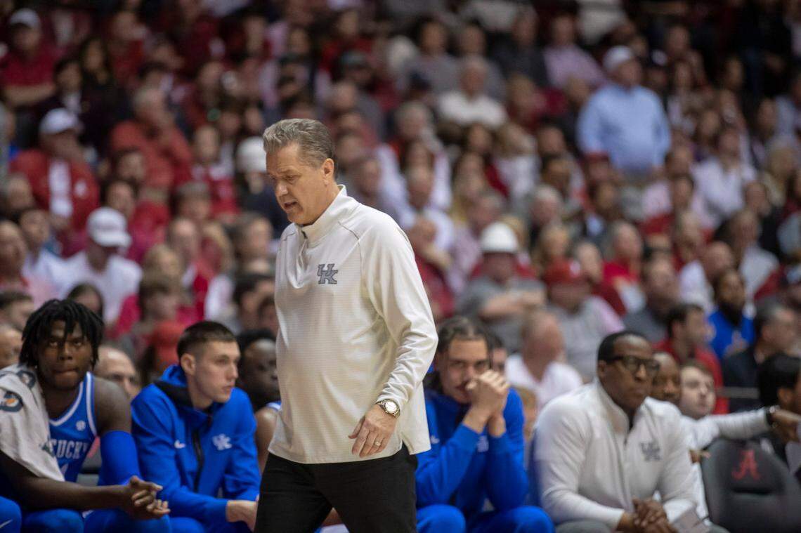 John Calipari’s 2022-23 Kentucky team started out the season projected as a No. 1 seed in the NCAA Tournament. After 15 games, the Wildcats have played themselves toward the NCAA tourney bubble.