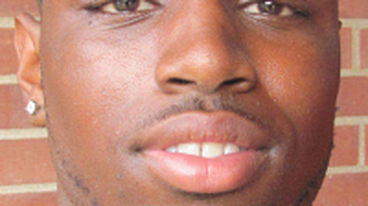 Seneca quarterback DaMarcus Smith