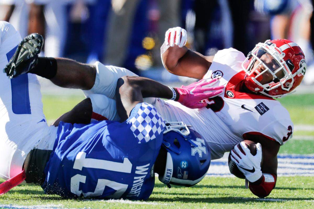 Kentucky Wildcats strongside linebacker Jordan Wright (15) had a career-high seven tackles in UK’s loss to Georgia.