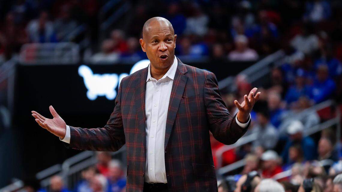 ‘The gap is closing.’ Kenny Payne talks after Louisville basketball’s loss to Kentucky.