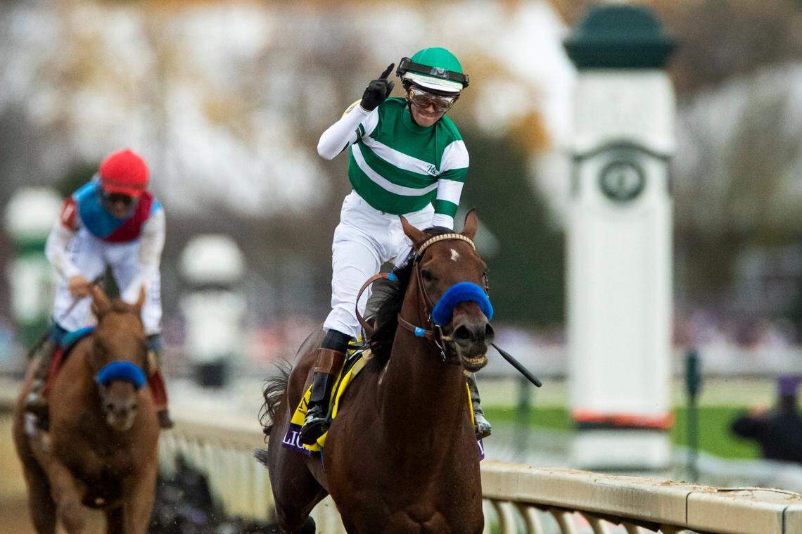 2022 Breeders' Cup at Keeneland: Flightline wins Classic