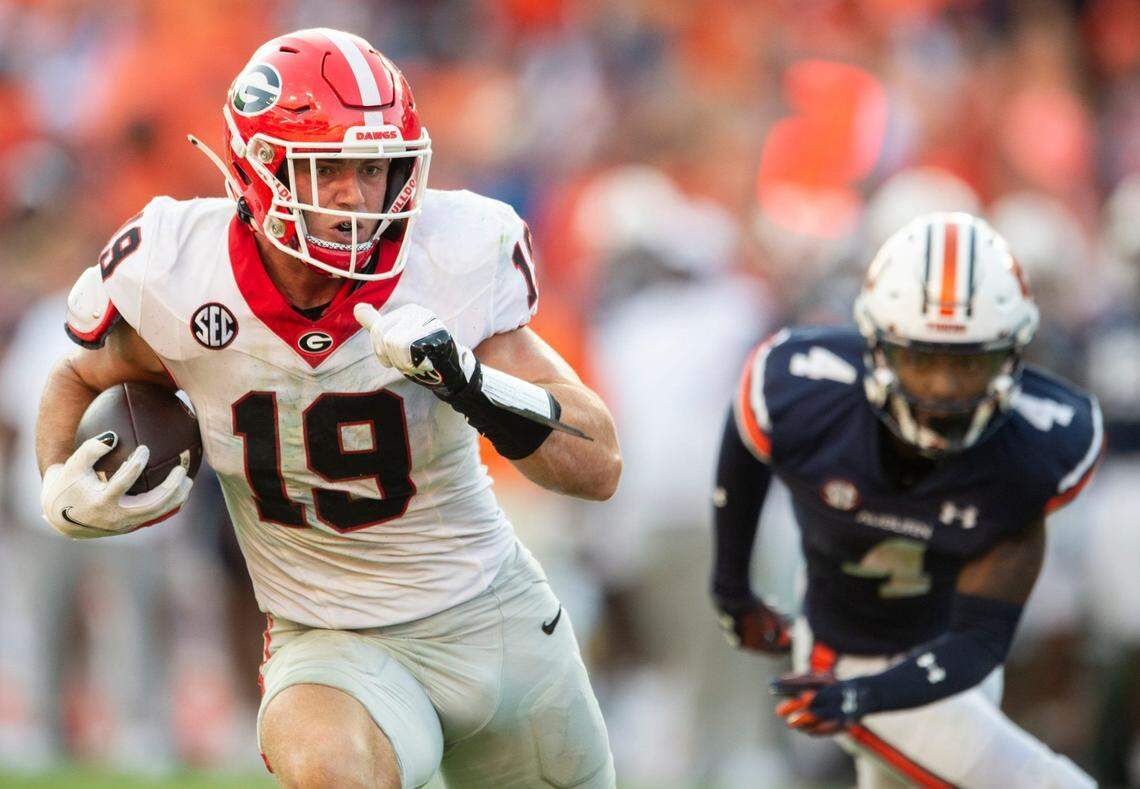 Tight end Brock Bowers (19), in his third season at Georgia, has 149 catches for 2,237 yards and 23 touchdowns for his career. He also has five TDs rushing.