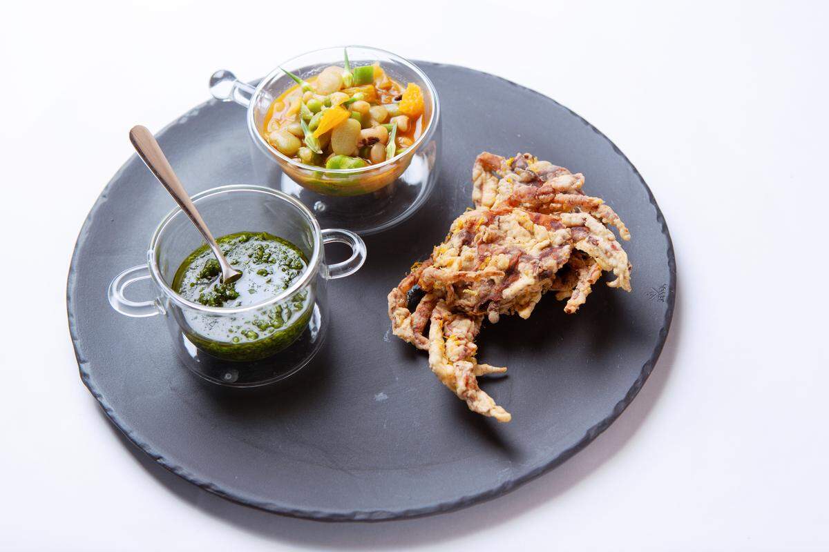 Kelsey’s third course: Soft-shelled crab, with field peas and a pistou dipping sauce. This was the one dish that really gave her trouble and the judges didn’t all care for it. Some thought the crab wasn’t very good or fresh.