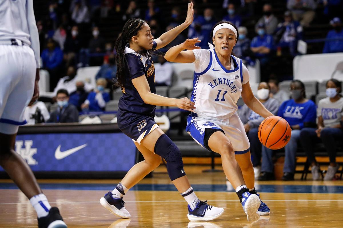 Jada Walker (11) helped lead Kentucky to its fourth straight victory with eight points, three assists and two steals Sunday.