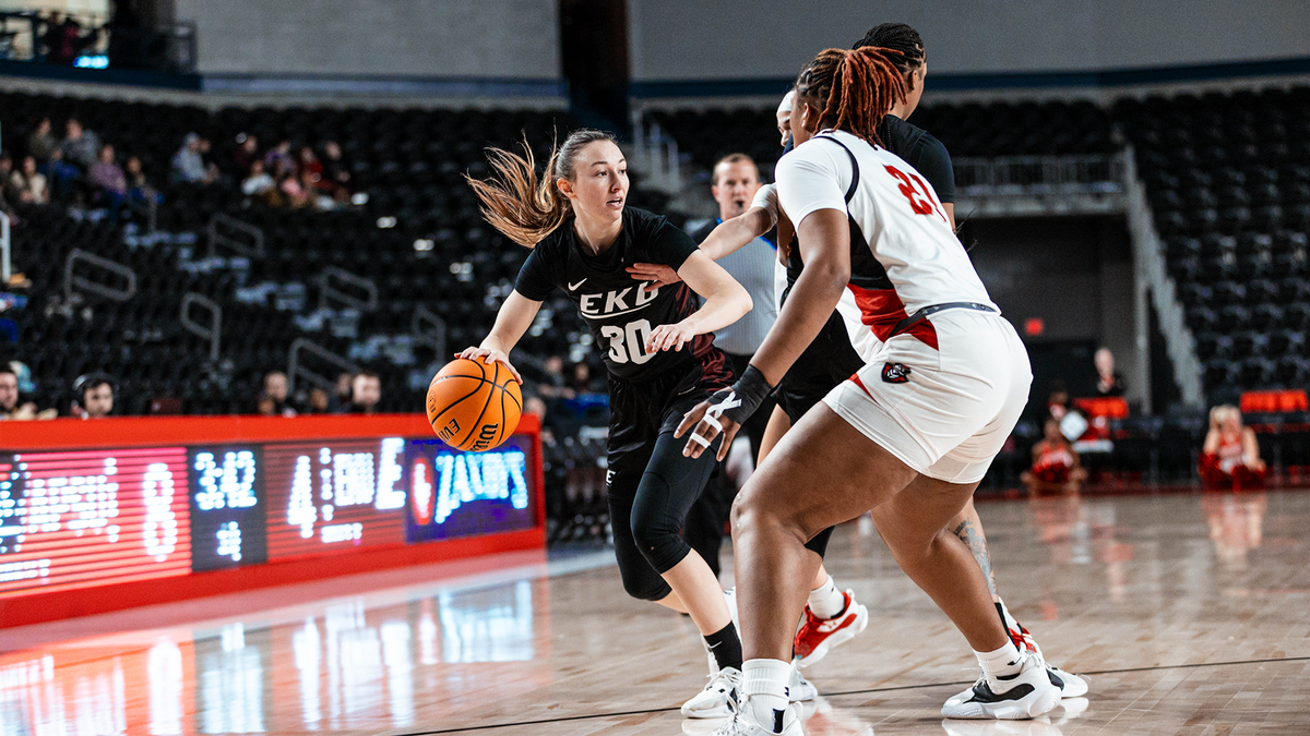 Fifth-year EKU women’s basketball guard Alice Recanati looks to pass against Austin Peay during a game last season. Recanati, who is from Italy, was a preseason All-ASUN Conference selection.