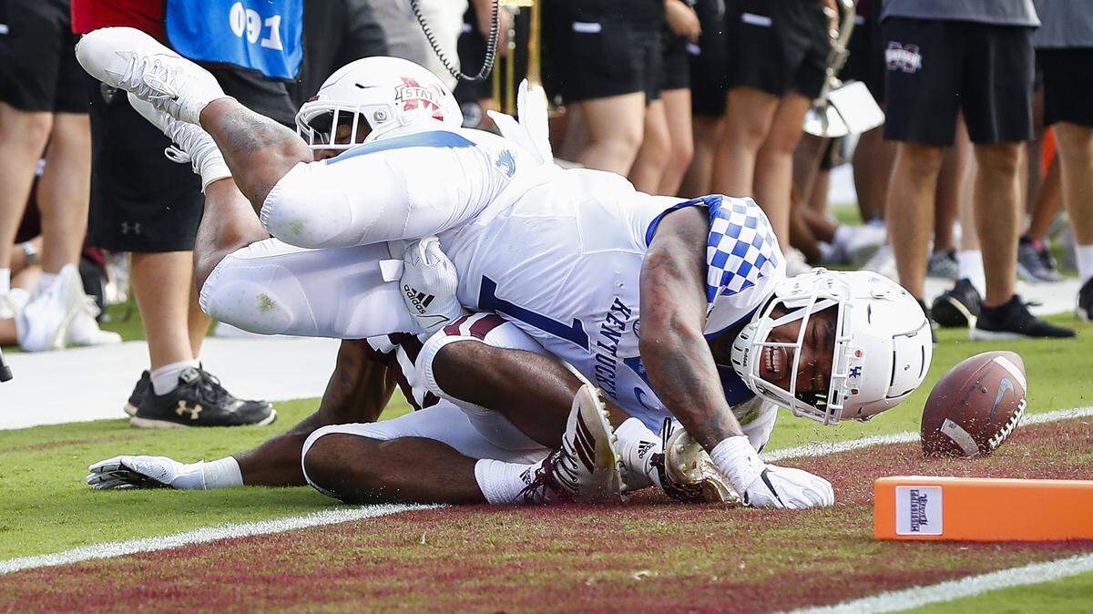 Blue Review: Flat first half, third-down inefficiency doom Kentucky
