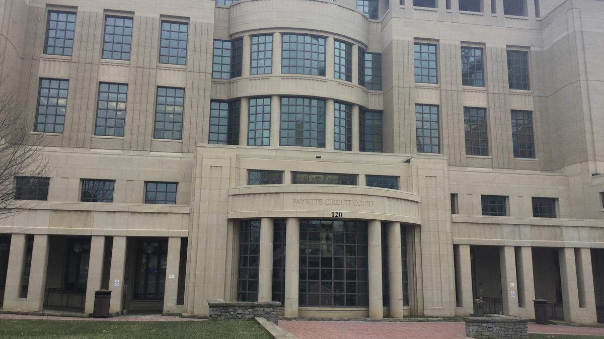 Fayette Circuit Courthouse. Herald-Leader photo, Greg Kocher