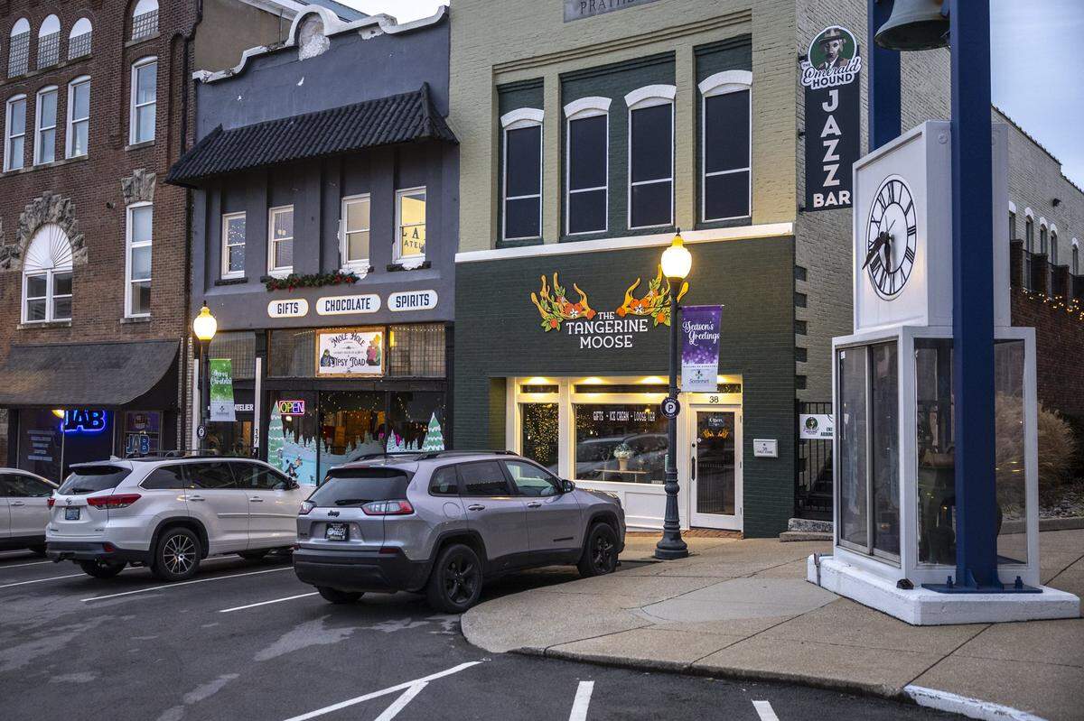 The Tangerine Moose, an artisanal gift and ice cream shop, is located in Somerset's Fountain Square.