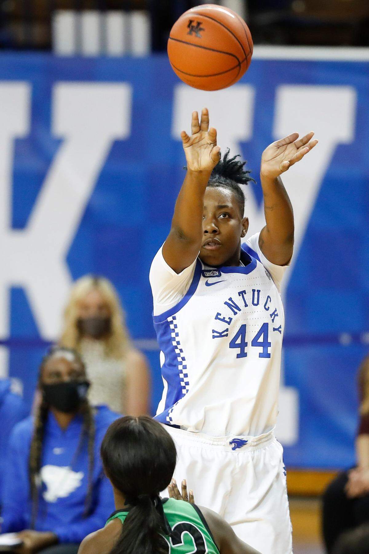 Transfer Dre’una Edwards (44) leads Kentucky in scoring (15.5 points per game) and rebounding (8.9) in only 23.8 minutes per game.