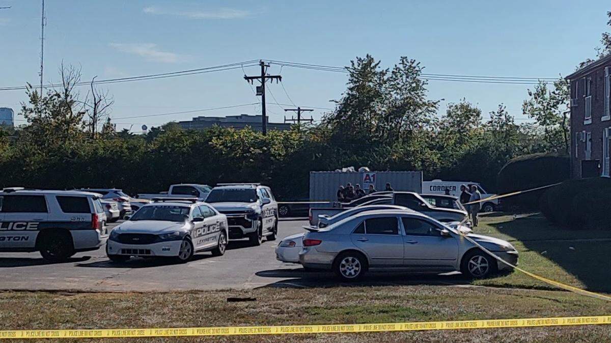 The Lexington Police Department and Fayette County Coroner’s Office responded to the scene of a fatal shooting at an apartment complex on Hollow Creek Road.