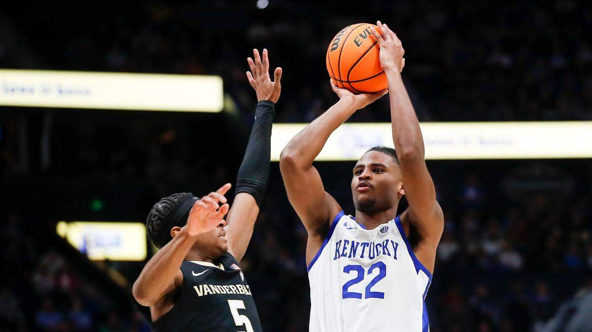 Kentucky guard Cason Wallace returned to the court in the SEC Tournament on Friday night after missing the Wildcats’ previous game against Arkansas.