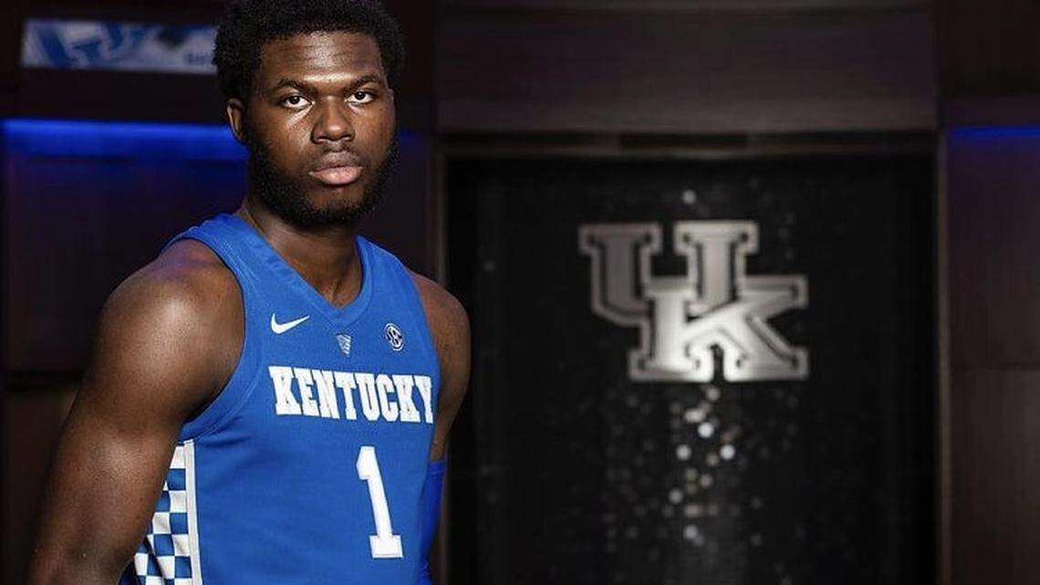 Kentucky basketball commitment page: What to know about UK recruit Chris Livingston