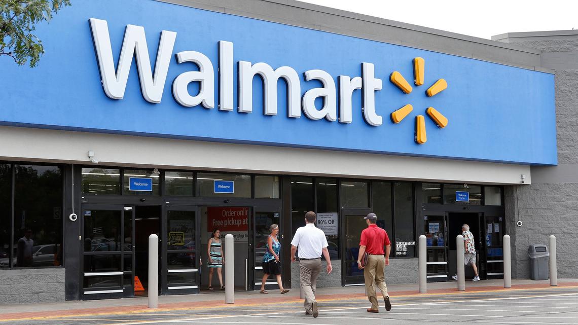 Lexington’s first Walmart now has only a handful of goods and will close on Friday. Walmart was the anchor store in Mist Lake Plaza, 3180 Richmond Road. On Wednesday afternoon, store closing signs were posed at the front stating 90 percent off.