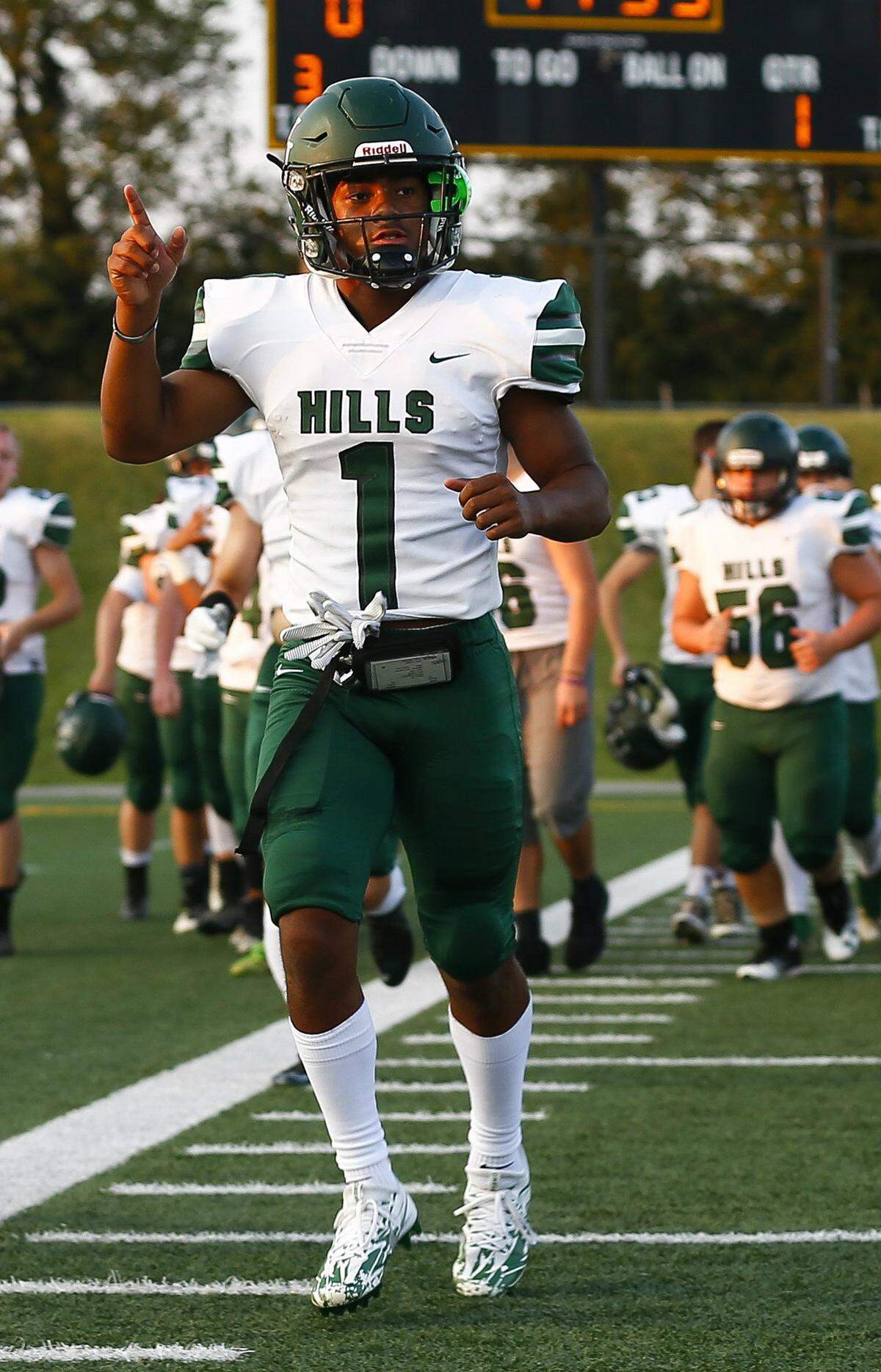 Western Hills star Wandale Robinson is one of UK’s top football recruiting targets.