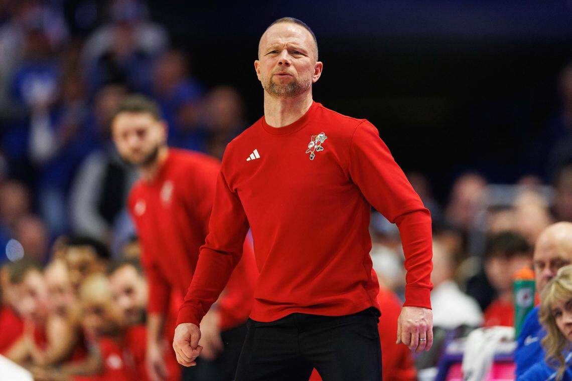 In his debut season as Louisville coach, Pat Kelsey has already played games against four SEC schools: Kentucky, Mississippi, Oklahoma and Tennessee. The Cardinals went 0-4 in those games.