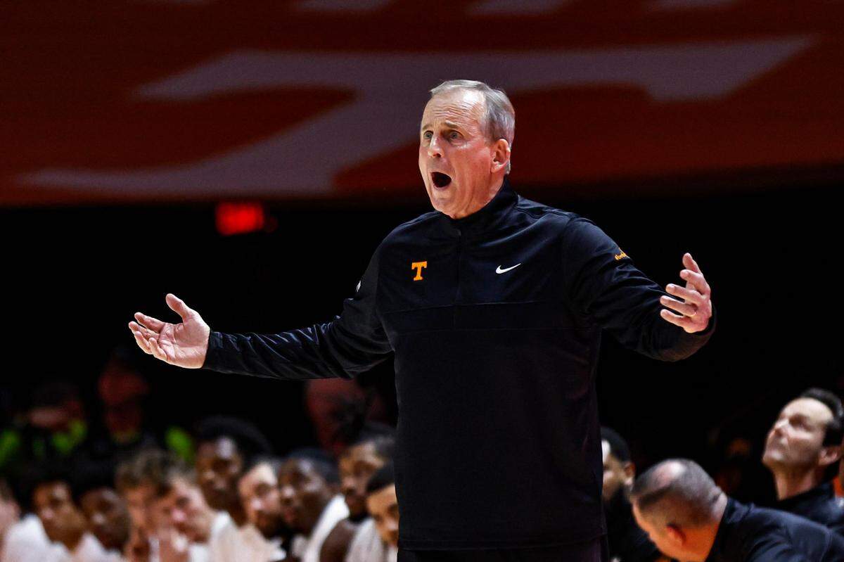 Tennessee coach Rick Barnes reacts to a call during the second half of the team’s NCAA college basketball game against Vanderbilt, Tuesday, Jan. 10, 2023, in Knoxville, Tenn. (AP Photo/Wade Payne)