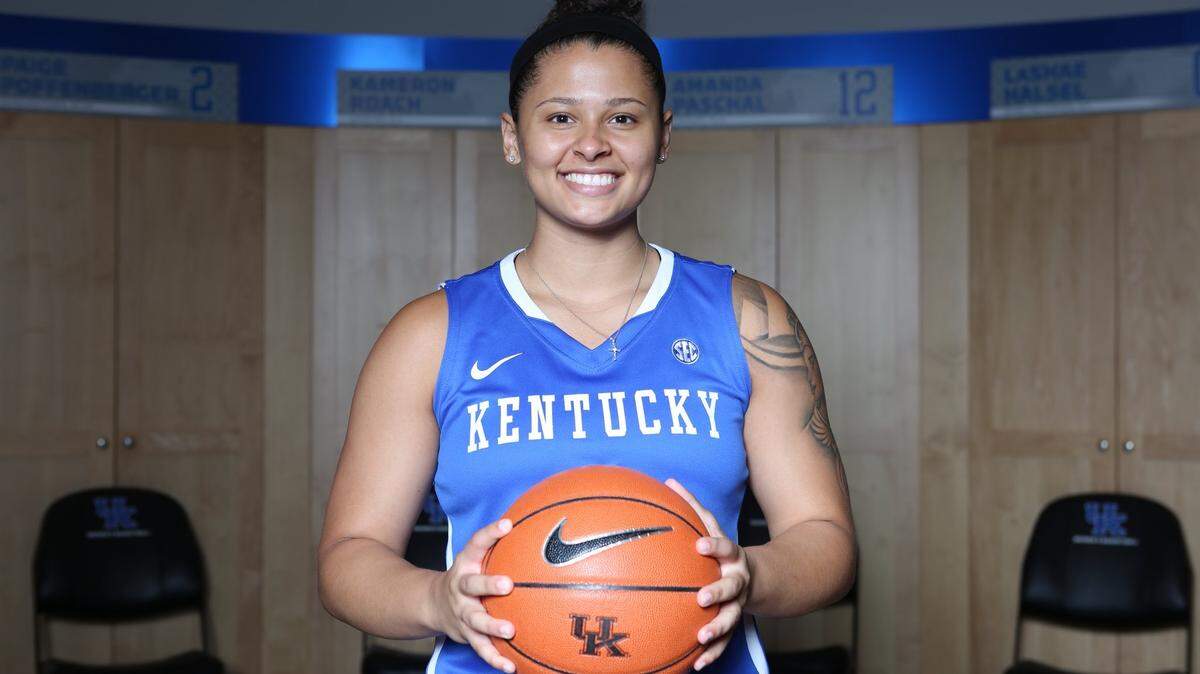 Sabrina Haines, a 5-foot-10 guard from Arizona State, announced that she is transferring to Kentucky.  The Phoenix native will sit out the 2018-19 season per NCAA transfer rules.