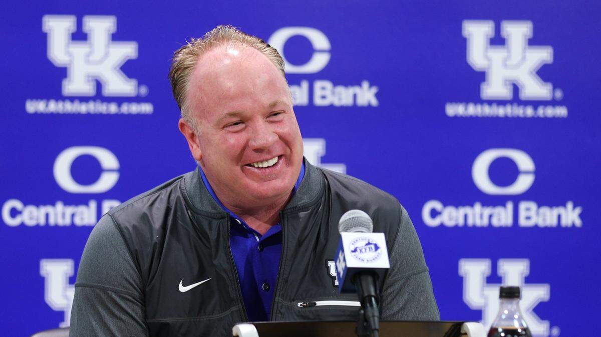 Head coach Mark Stoops leads Kentucky against Toledo at Kroger Field on Saturday.