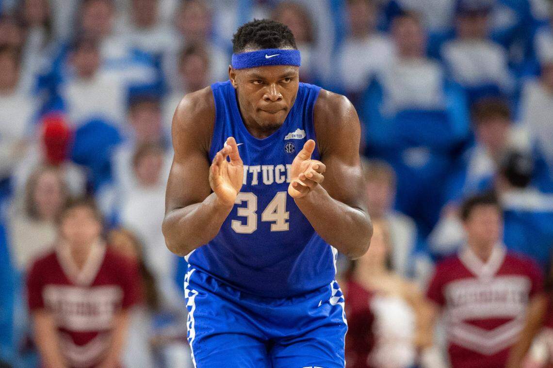 Oscar Tshiebwe (34), the 2021-22 national player of the year, will lead Kentucky against the Dominican Republic National Select Team on Wednesday in the first of four exhibition games the Wildcats’ men’s basketball team with play at the Baha Mar Resort on the island of New Providence in the Bahamas.