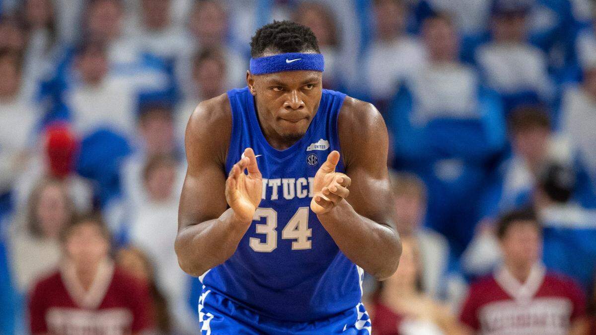 Consensus national player of the year Oscar Tshiebwe will be back this season to lead Kentucky against a challenging SEC schedule.