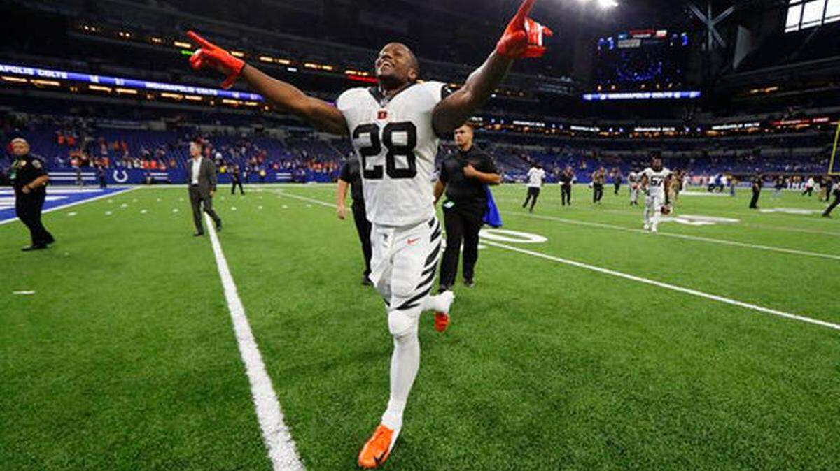 Cincinnati Bengals running back Joe Mixon celebrated as he ran off the field after the Bengals beat host Indianapolis last Sunday in NFL Week 1. The Bengals host Baltimore this week on Thursday Night Football.
