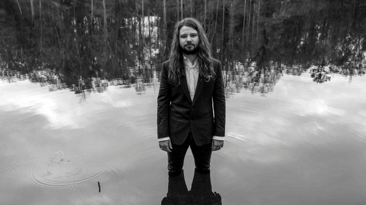 Georgia-born singer-songwriter Brent Cobb will bring his “Sucker for a Good Time” headline tour to Lexington.