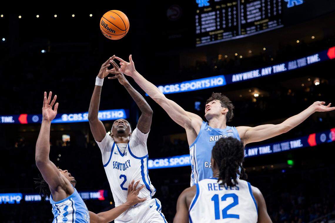 Aaron Bradshaw (2) has collected 16 rebounds through three games as a Wildcat. Eight of those are offensive boards.