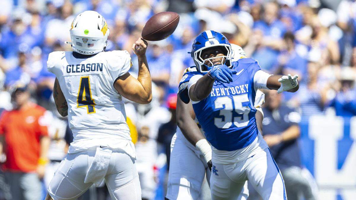 Kentucky opens 2025 season with win over Toledo, but offense struggles again