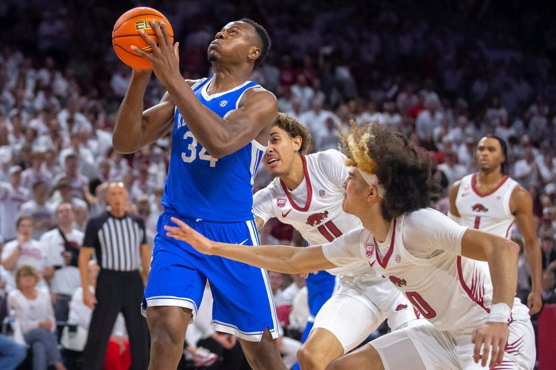 Kentucky’s Oscar Tshiebwe (34) fouled out after only 26 minutes of playing time Saturday but finished with 12 points and 13 rebounds.