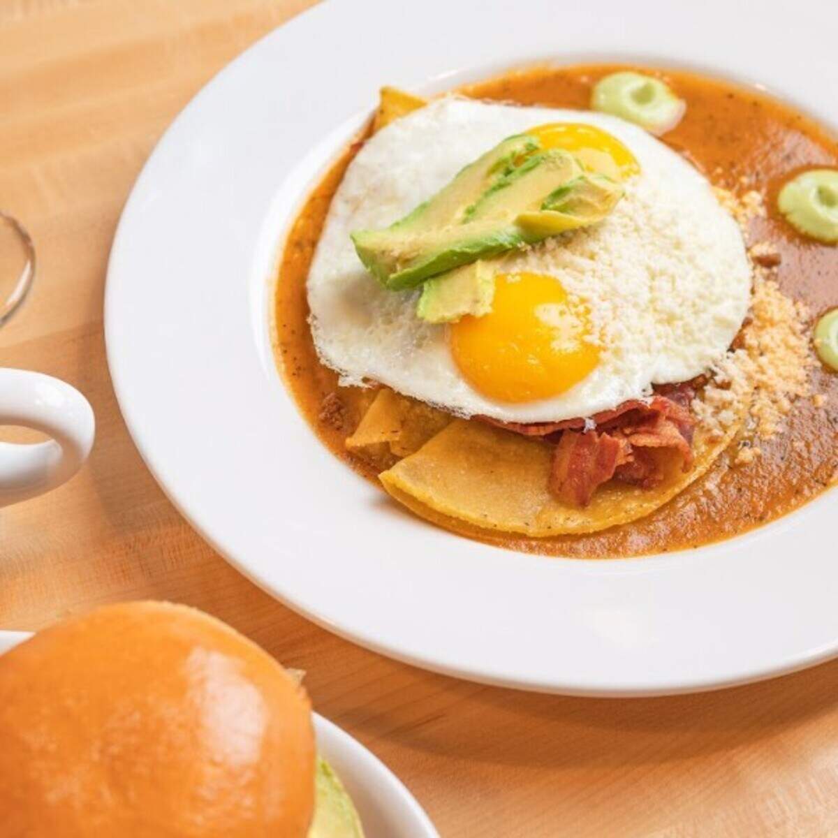 The menu at Con Huevos includes huevos rancheros.