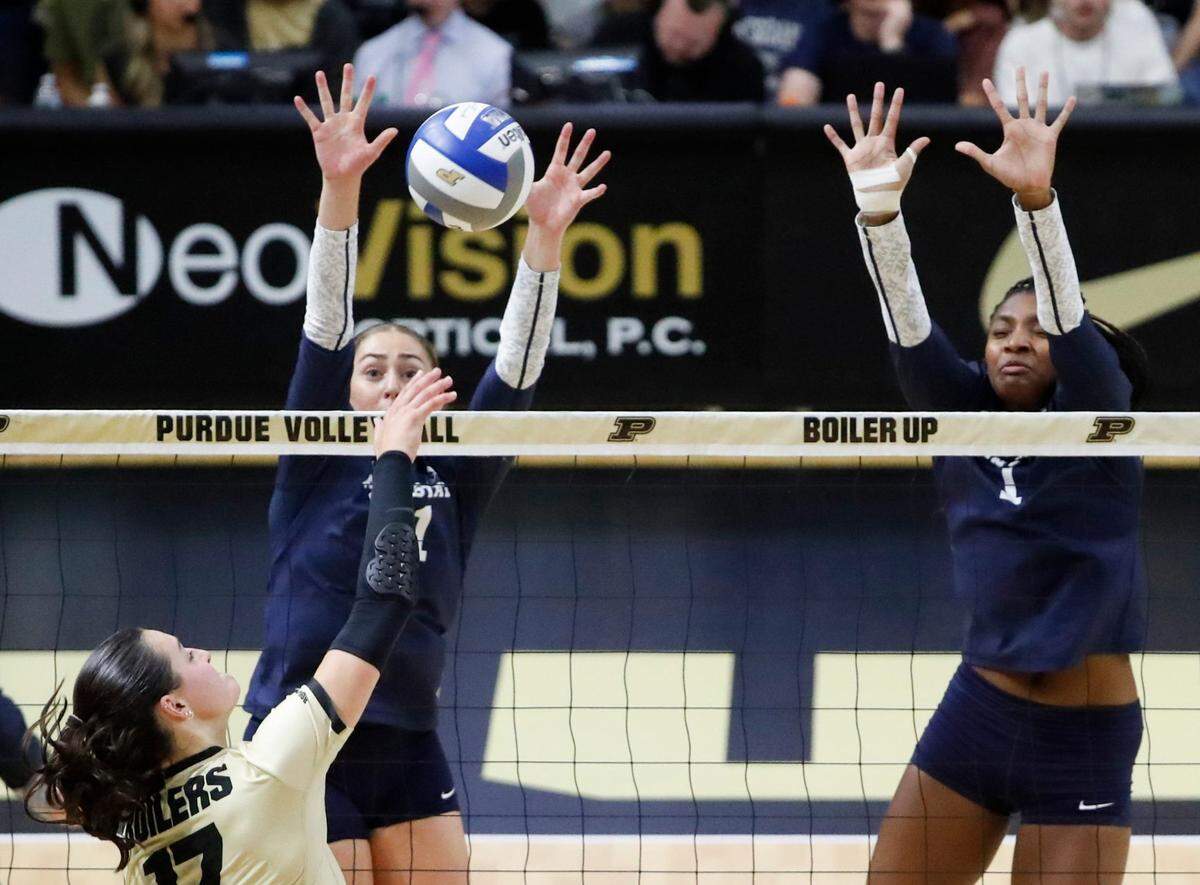 Taylor Trammell (1) will try to lead Penn State to its eighth volleyball national championship on Sunday against Louisville at the KFC Yum! Center.