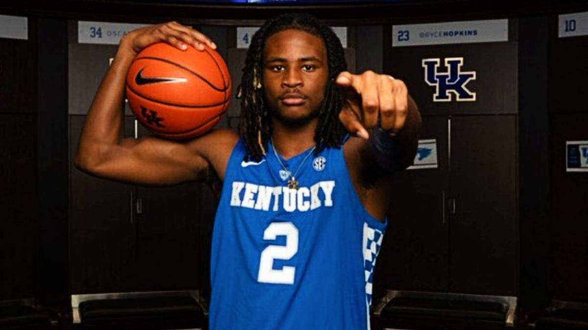 Cason Wallace was photographed wearing a Kentucky basketball uniform as part of his official visit to Lexington earlier this year.