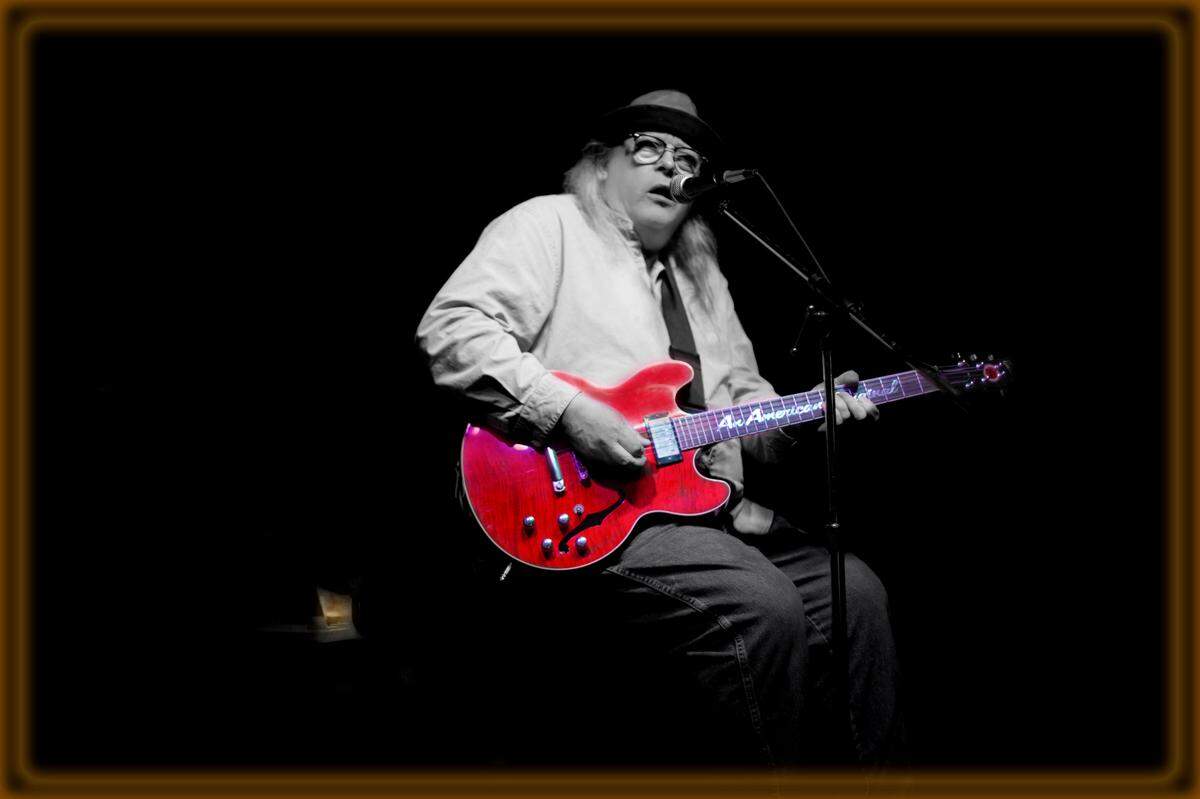 Nick Stump was a member of the Metropolitan Blues All-Stars before going solo. He died last week.