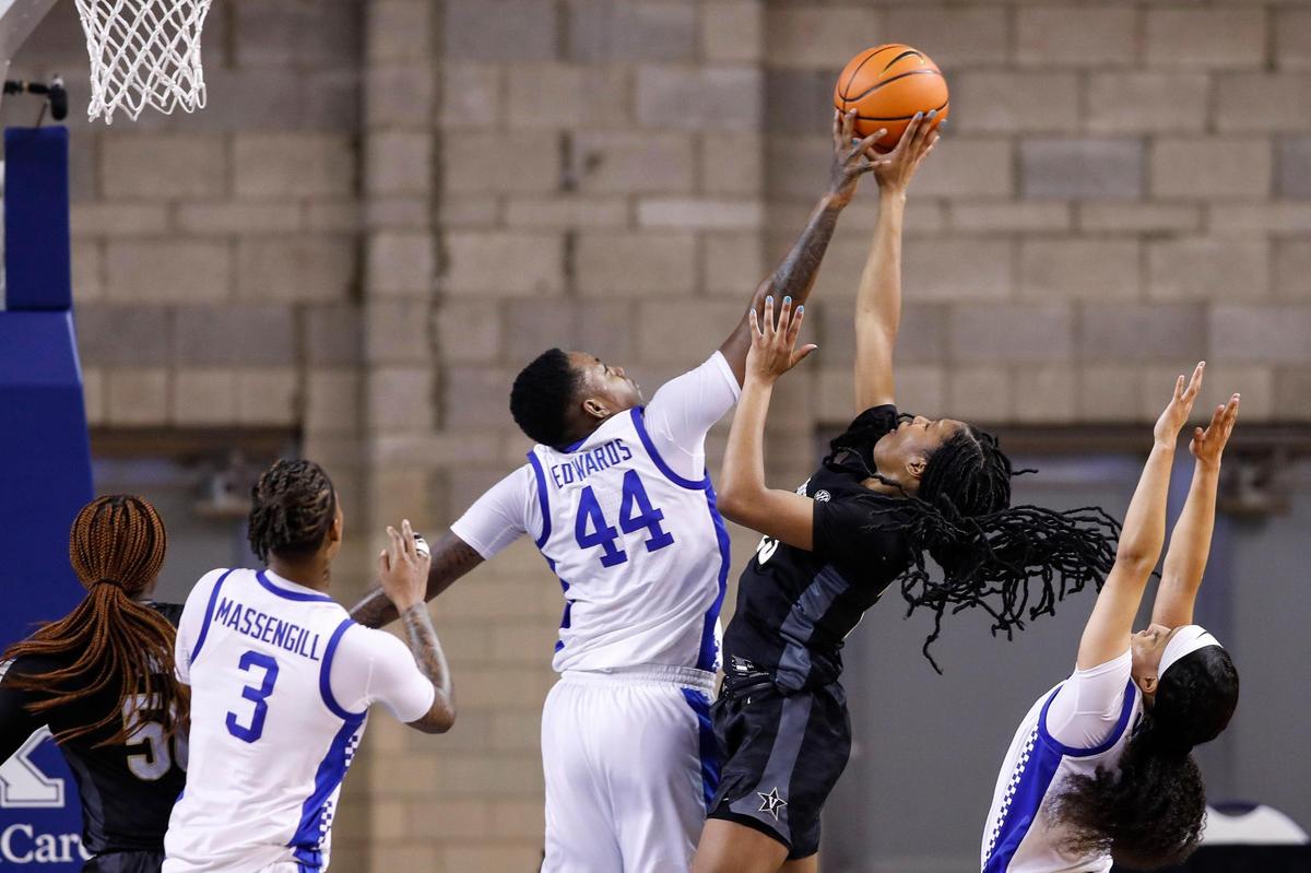 Dre’una Edwards (44) leads Kentucky in field-goal shooting percentage this season at 52.3.