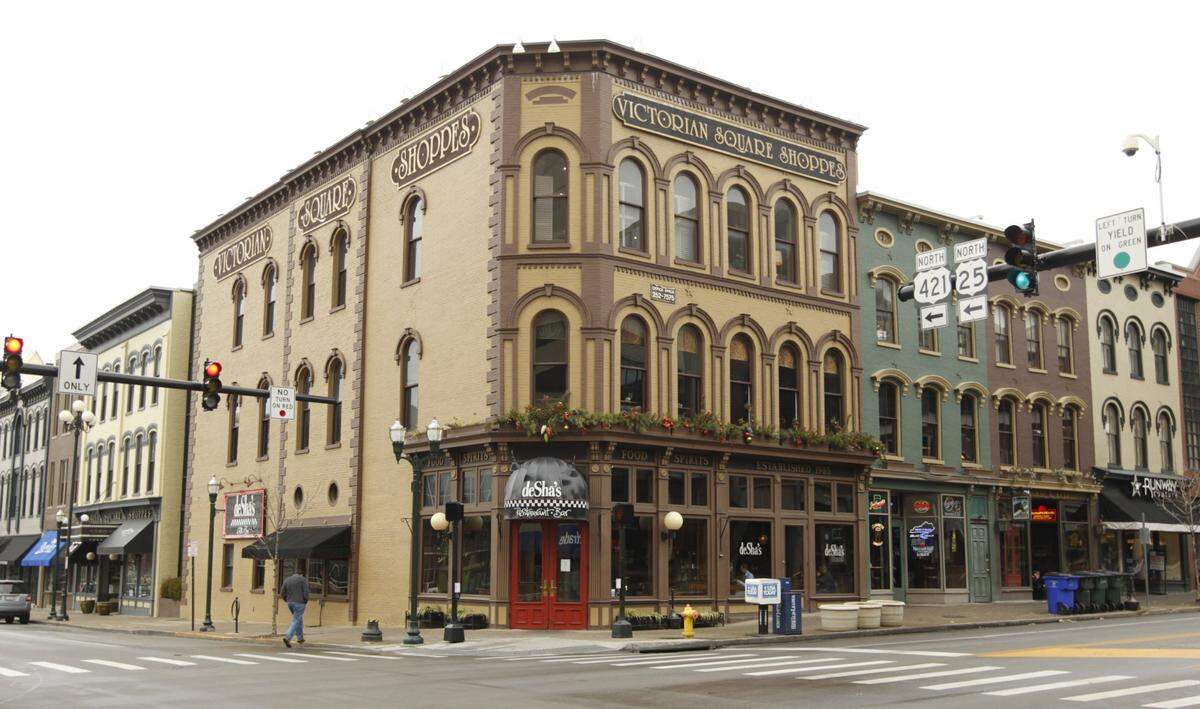 DeSha’s, the popular downtown dining spot, was on the first and second floor in Victorian Square at the corner of Broadway and Main Street.