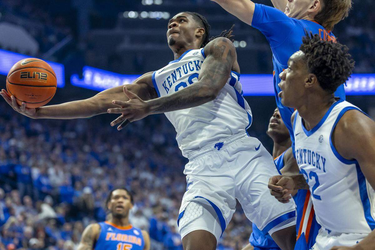 Kentucky guard Otega Oweh (00) had 16 points, four rebounds and two steals last season in UK’s 106-100 victory over eventual NCAA champion Florida at Rupp Arena. Oweh and the Wildcats will be in Gainesville on Saturday to again play against Florida.