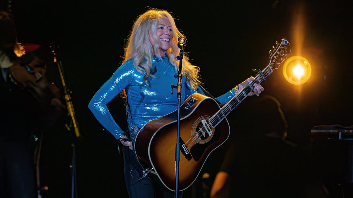 Country music singer-songwriter Deanna Carter gets the crowd to sing along to her hit song “Strawberry Wine” during the Blake Shelton Freinds And Heroes 2025 tour at Rupp Sports Arena on Feburary 27, 2025, in Lexington, Ky
