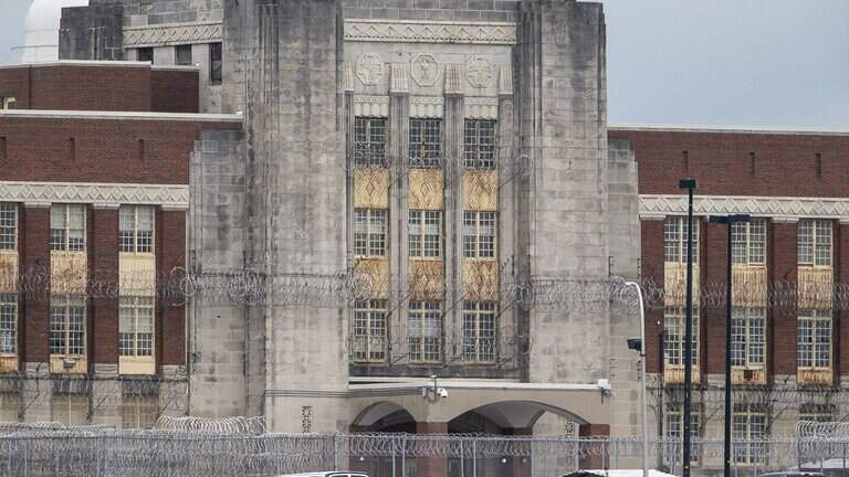 Ex-Lexington prison guard gets probation after assaulting inmate, trying to cover it up