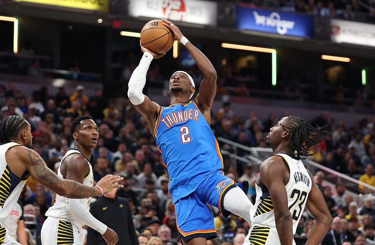 INDIANAPOLIS, INDIANA - OCTOBER 23: Shai Gilgeous-Alexander #2 of the Oklahoma City Thunder shoots the ball against the Indiana Pacers at Gainbridge Fieldhouse on October 23, 2025 in Indianapolis, Indiana.    NOTE TO USER: User expressly acknowledges and agrees that, by downloading and or using this photograph, User is consenting to the terms and conditions of the Getty Images License Agreement (Photo by Andy Lyons/Getty Images)