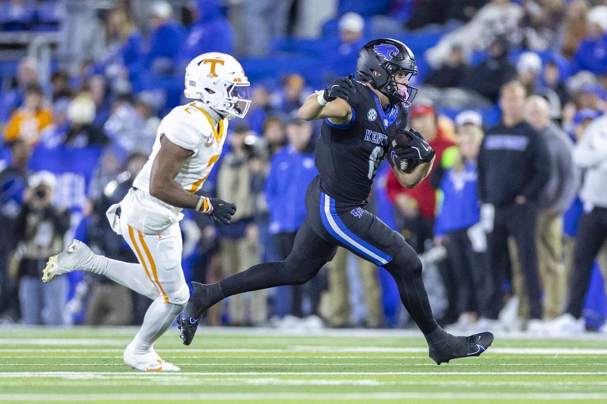 Kentucky sophomore tight end Willie Rodriguez (81) caught two passes for 28 yards in UK’s 56-34 loss to Tennessee last week.