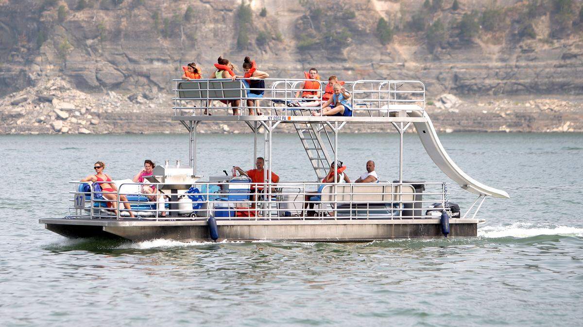 Tourists enjoyed the  Lake  Cumberland area in  Monticello. The lake's water level is back up, making more room for everyone who wants to relax and vacation there.    