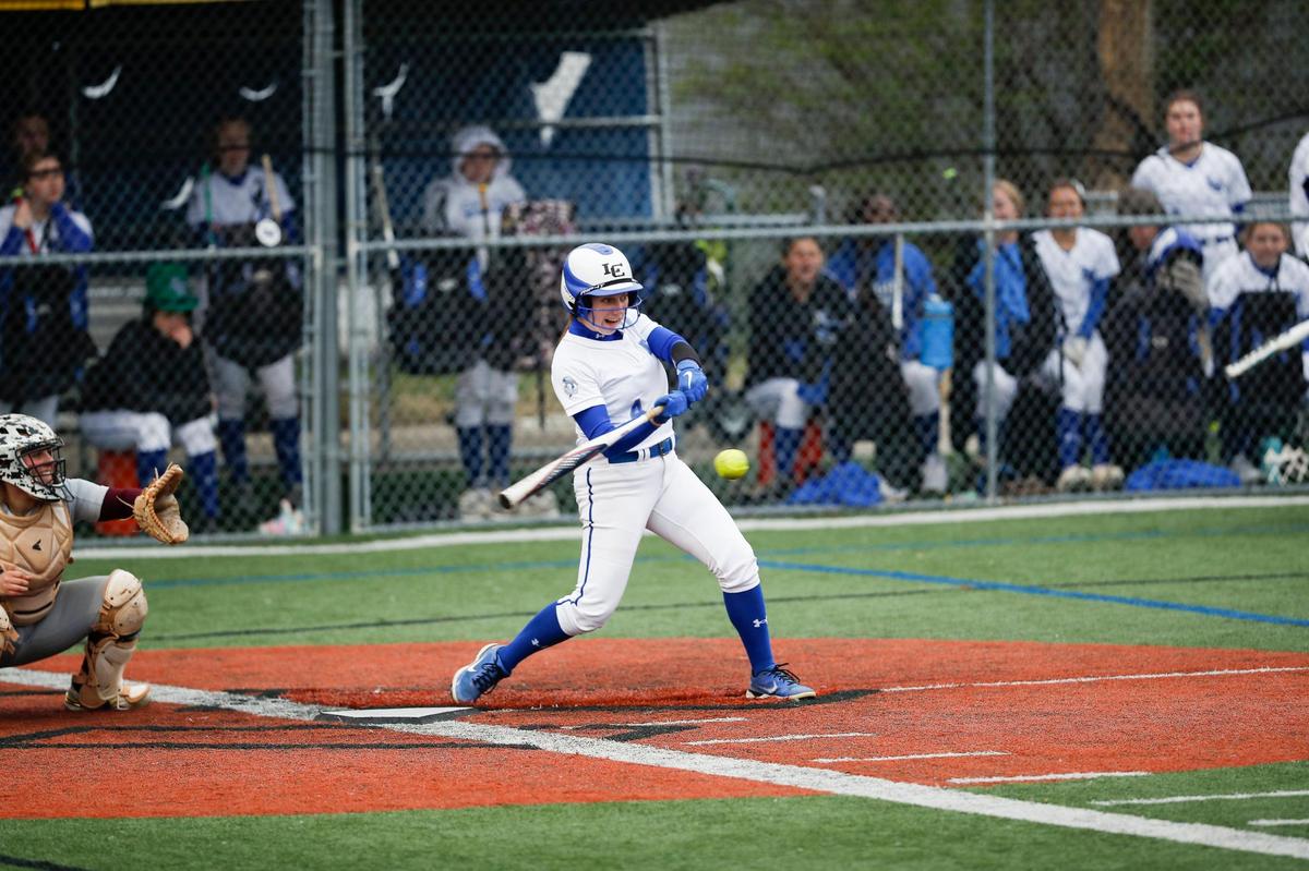 Lexington Catholic’s Abby Hammond hit a triple against Tates Creek during Thursday’s game.