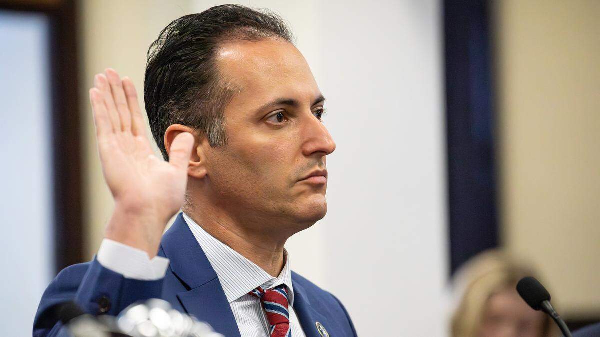Rep. Daniel Grossberg swearing in during his public hearing at the State Capitol Annex in room 129 on Feb. 2, 2026, in Frankfort, Ky.