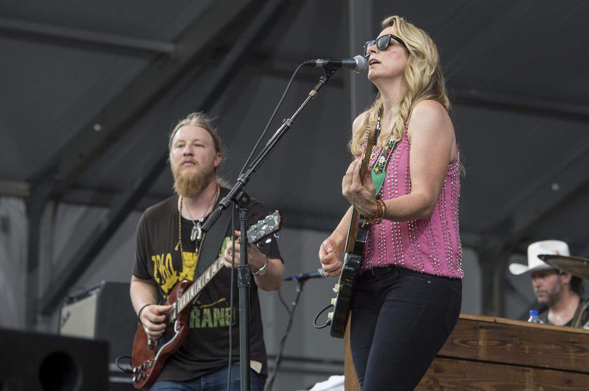 Susan Tedeschi and Derek Trucks of Tedeschi Trucks Band bring their Wheels of Soul Tour to Cincinnati’s Riverbend July 22.