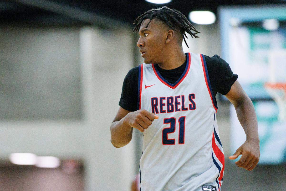 Karter Knox is one of the top college basketball prospects in the class of 2024, and he’s still considering coming to Kentucky.