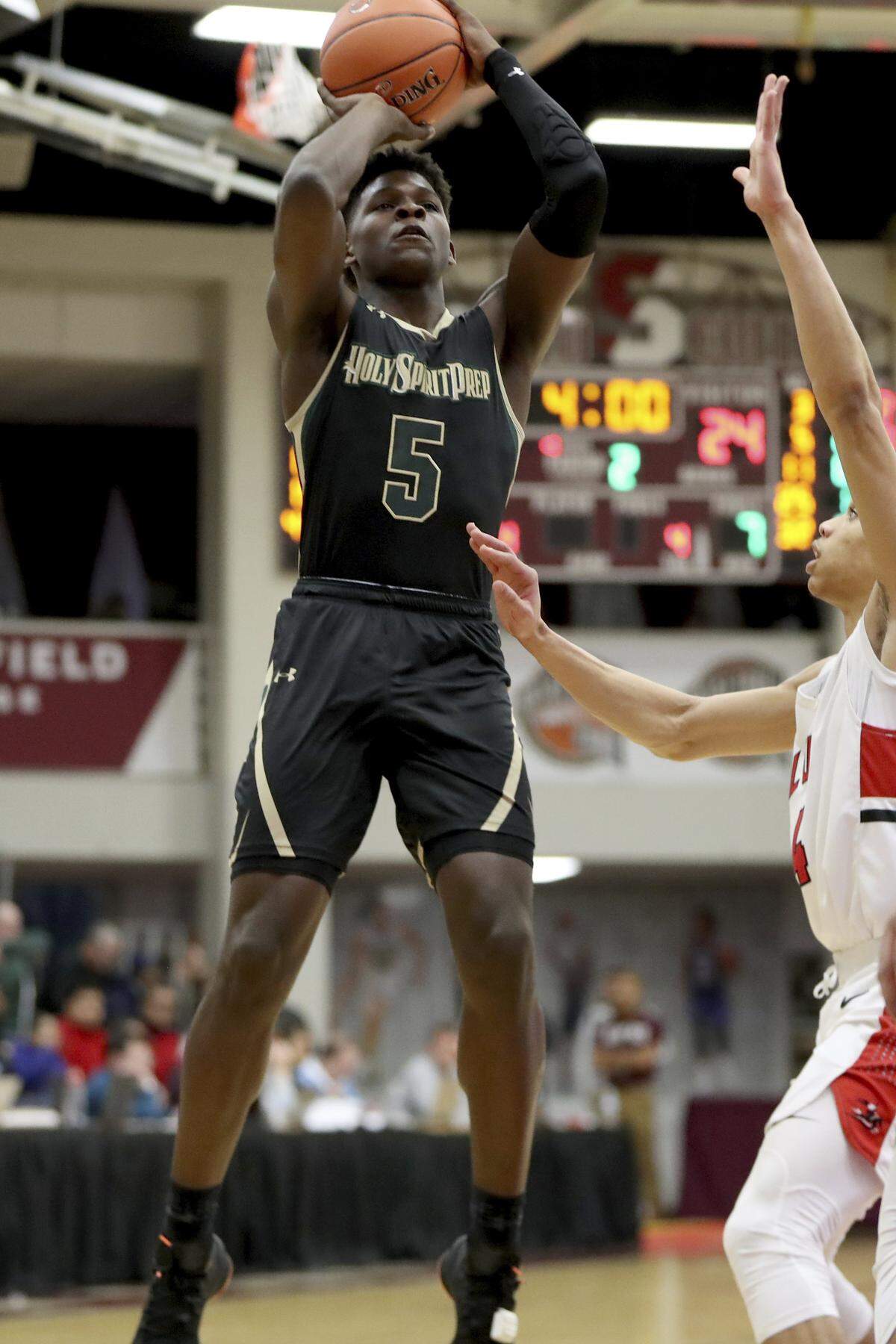Five-star recruit Anthony Edwards was a 45 percent three-point shooter on the Under Armour circuit last summer.