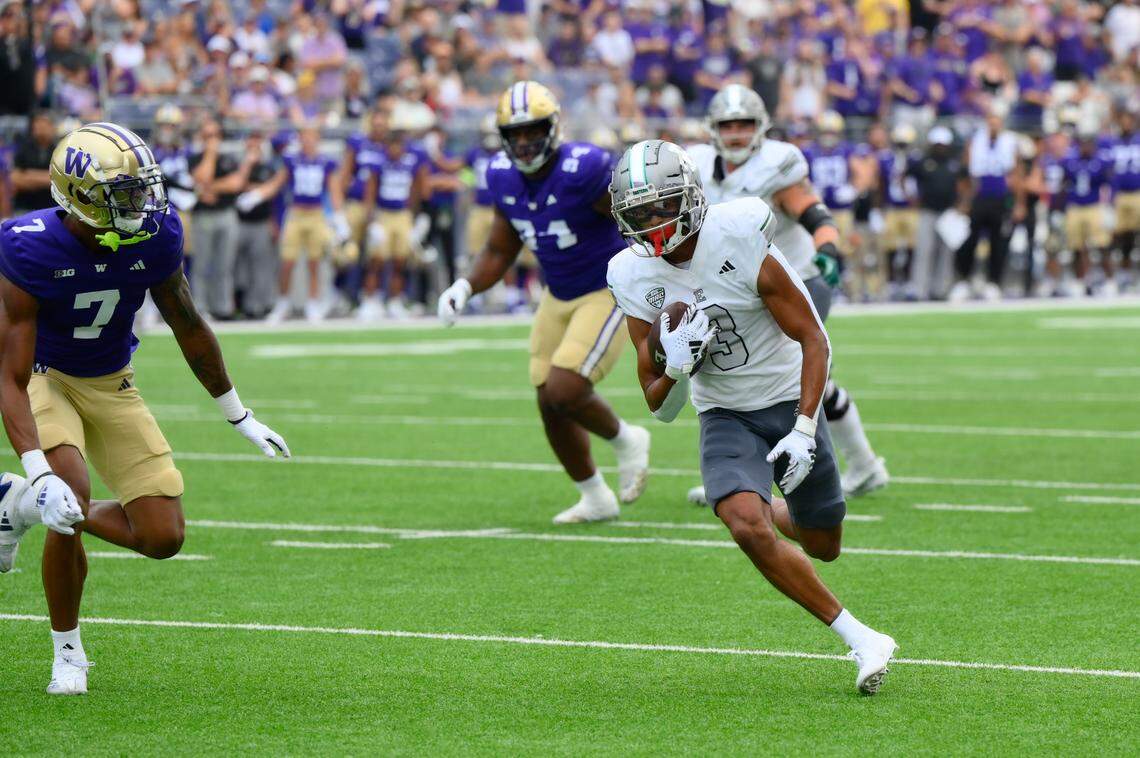 Eastern Michigan wide receiver Terry Lockett Jr. (3) has made 13 catches for 140 yards so far in 2025.