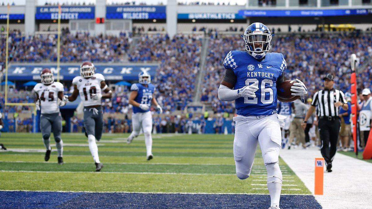 Benny Snell ran 25 yards for a touchdown and Kentucky took a 17-16 lead on Eastern Kentucky in the third quarter Saturday.