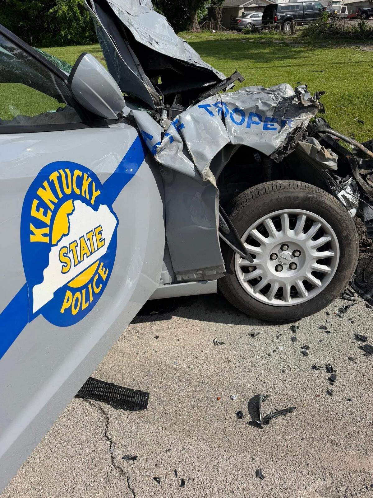 A 33-year-old man from Louisville is charged with assault, DUI and fleeing the scene of an accident for allegedly causing a three-vehicle crash including a Kentucky State Police cruiser on Dixie Highway in Jefferson County on April 29, 2026.